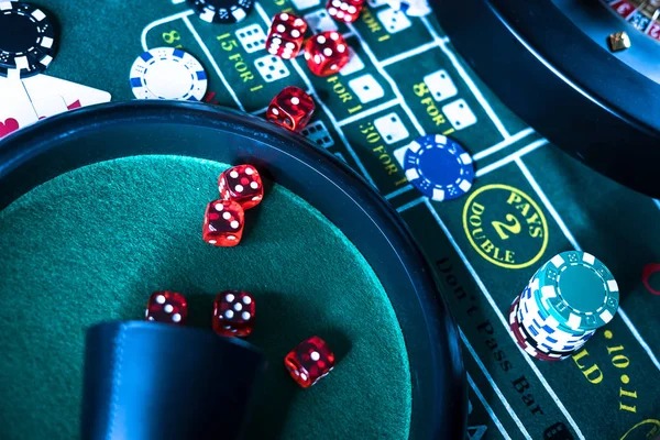 erek 25 sportsbook interface showing Liga 1 and esports markets with game information
